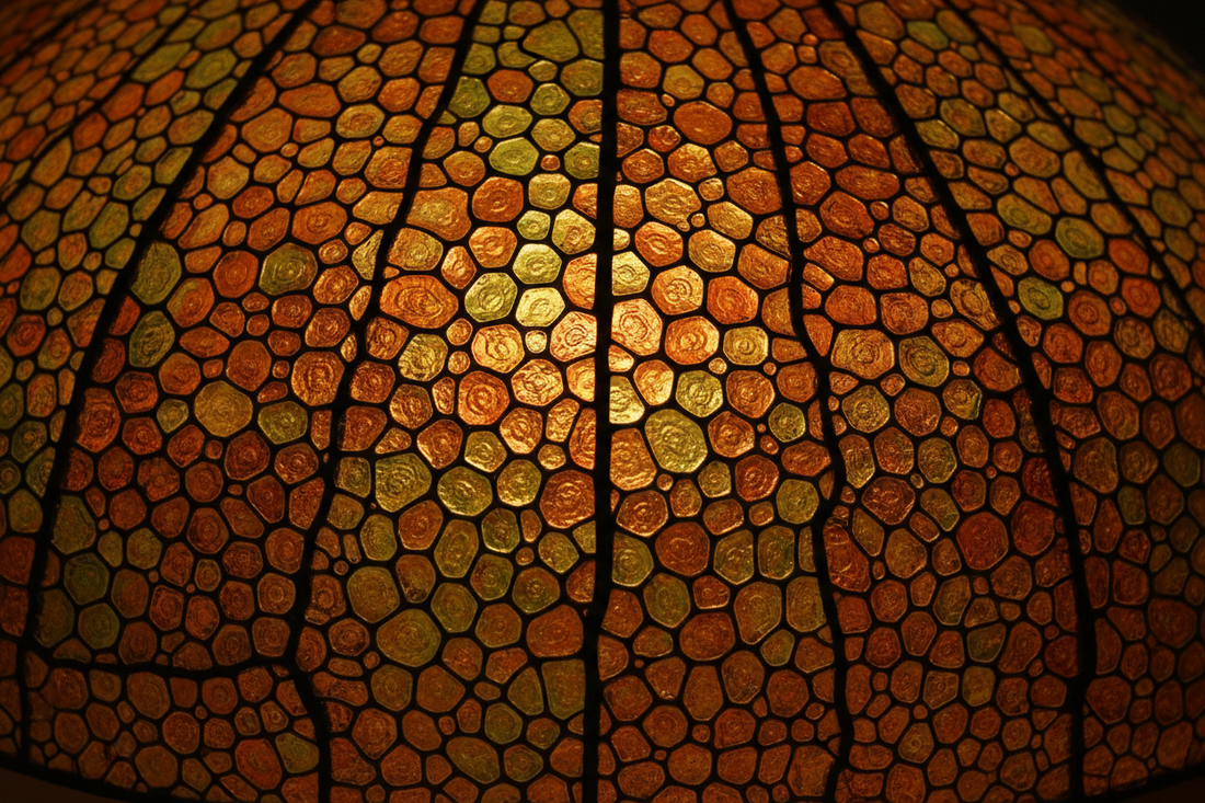 Ringmottelglas: Tiffany’s Geheim voor Zonlicht in Glas