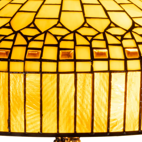 Detail Tiffany vloerlamp geometrisch van glas in lood in crème-, amber- en goudtinten