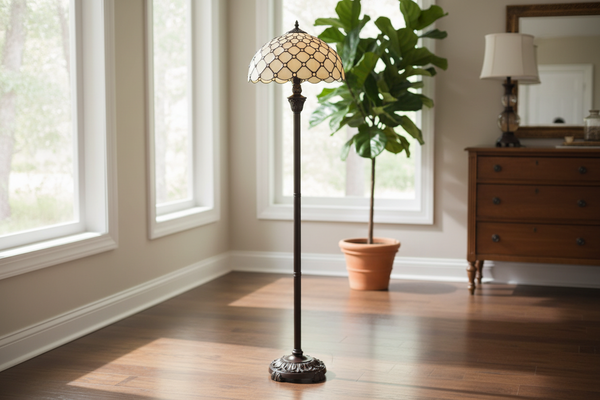 Tiffany vloerlamp – Ruitpatroon & Warme Crèmetinten – Ø 40 × H 165 cm (Art. 7254)