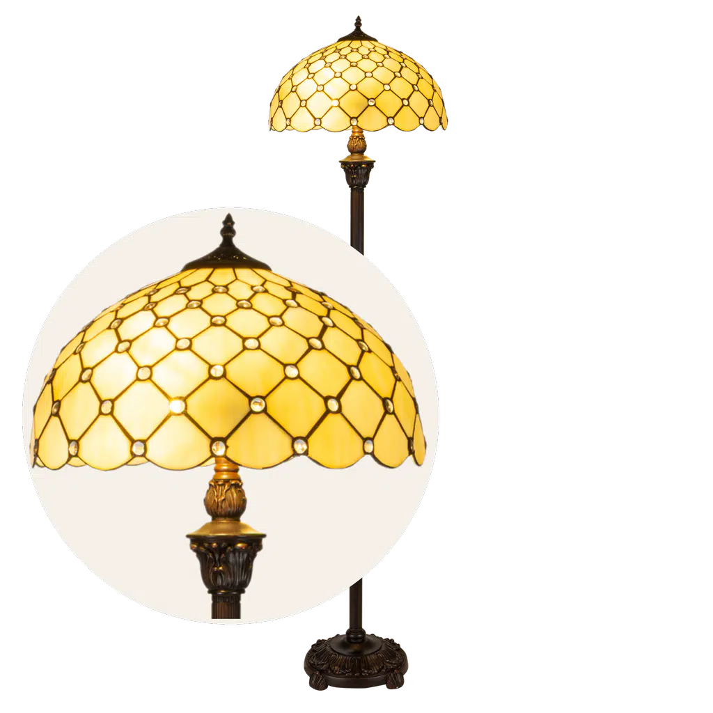 Grote Roruvera Tiffany staande lamp ruitpatroon  van glas in lood in crèmetinten met ronde glasaccenten, brandend