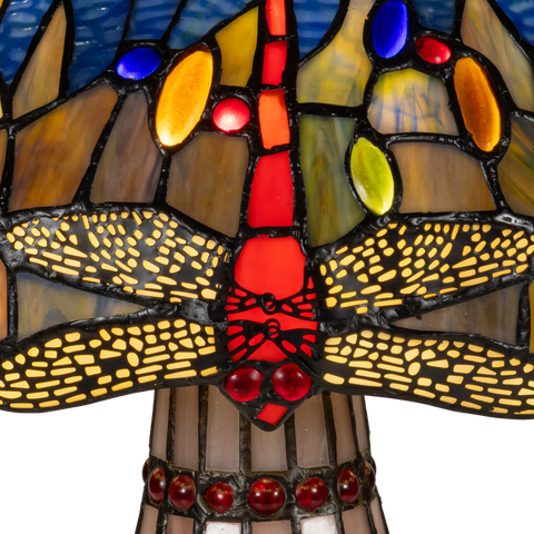 Detail Tiffany tafellamp libellen met verlichte voet van glas in lood in blauw-, amber- en roodtinten