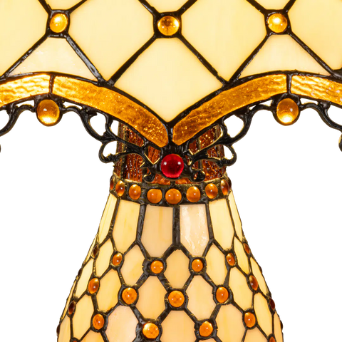 Detail Tiffany tafellamp ruitpatroon met verlichte voet van glas in lood in crème- en bruintinten