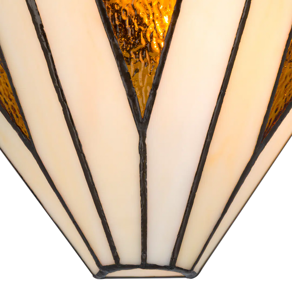 Detail Tiffany wandlamp klassiek rustig van glas in lood in crème-, amber- en bruintinten
