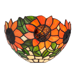 Roruvera Tiffany wandlamp zonnebloemen van glas in lood in oranje-, groene- en crèmetinten, brandend