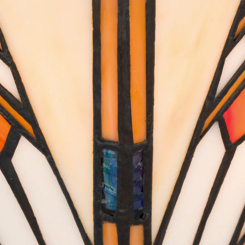 Detail Tiffany wandlamp art deco van glas in lood in crème-, amber- en oranjetinten