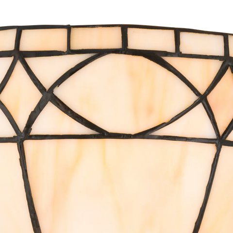 Detail Tiffany wandlamp art deco rustig van glas in lood in crème- en wittinten