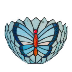 Roruvera Tiffany wandlamp vlinder van glas in lood in donker,- en lichtblauwtinten, brandend